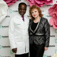 Марсело Нтире с пациенткой