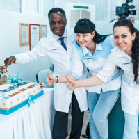 Клиника «Изабелла» отпраздновала своё <nobr>16-летие</nobr>