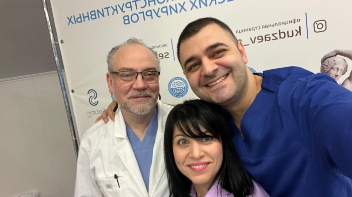 Пластический хирург Вардан Аршакян с коллегами