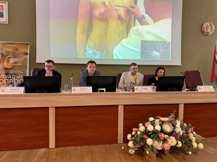 В рамках мероприятия были проведены 2 операции в режиме live surgery