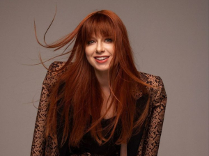 Певица Юлия Савичева