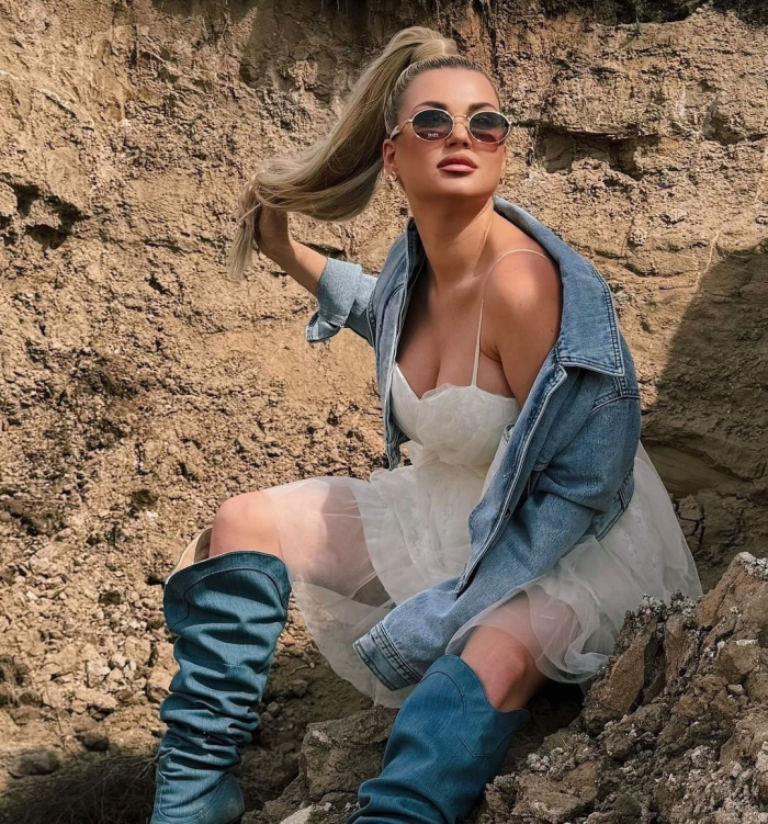 Пациентка после увеличения груди имплантами. Оперировал хирург Гукас Миракян