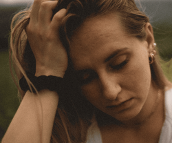 Важно различать обычные послеоперационные проблемы и потенциальные осложнения.